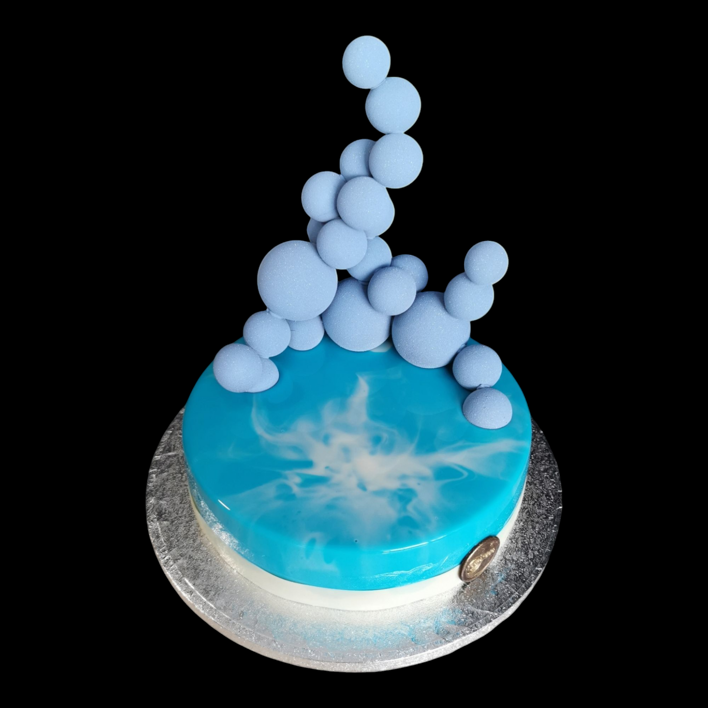 Baubles cake design