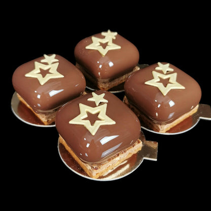 Black Forest petit gateaux - Christmas design - Caketopia 