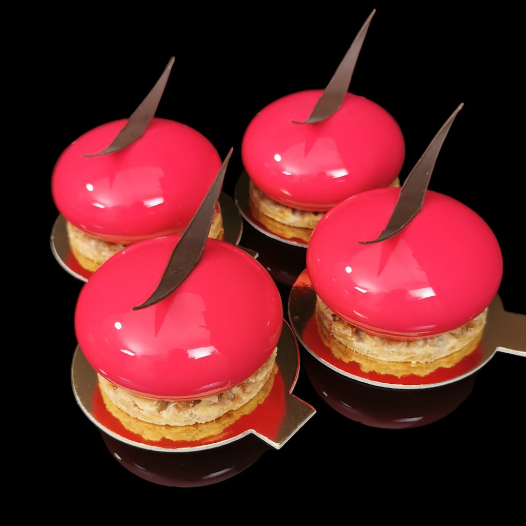 Strawberry & Elder-flower petit gateaux -  - Weekend offer