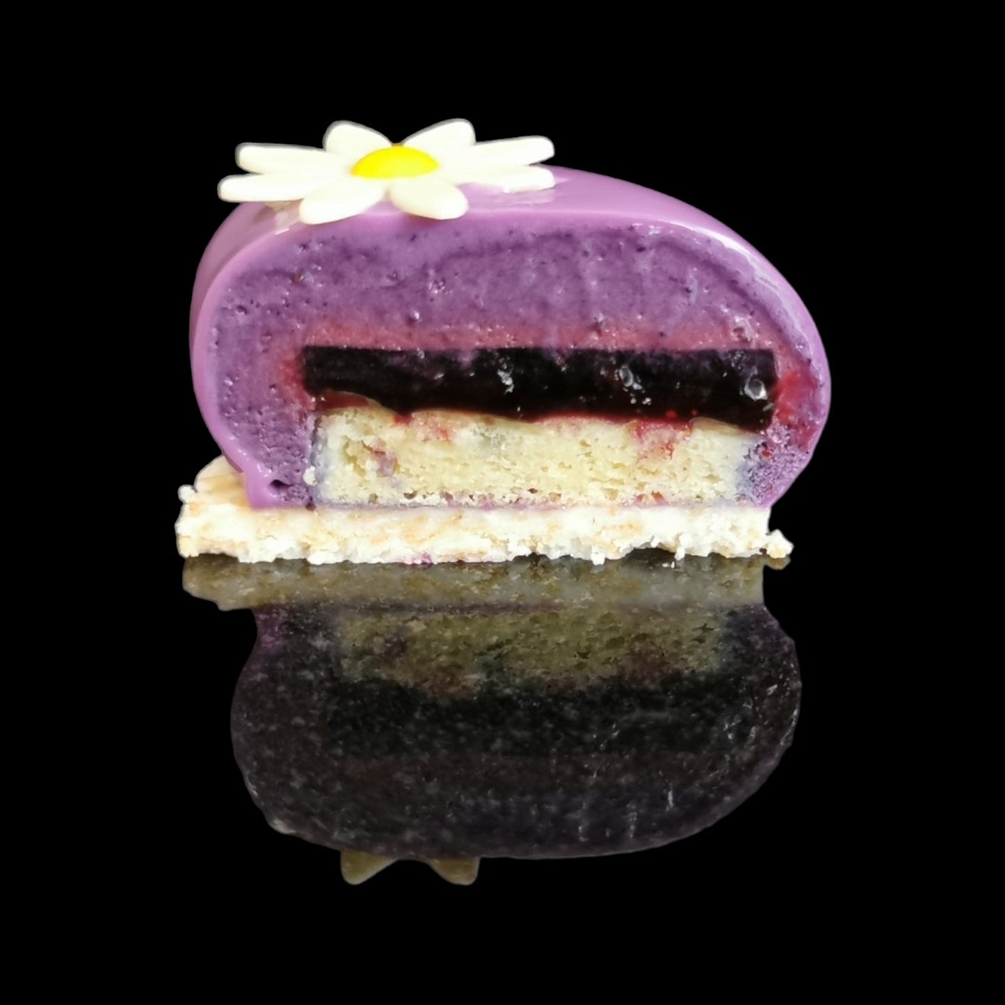 Blueberry & vanilla petit gateau.