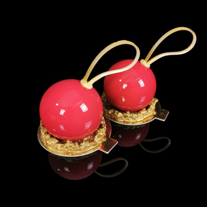 Christmas Bauble mini-cake.